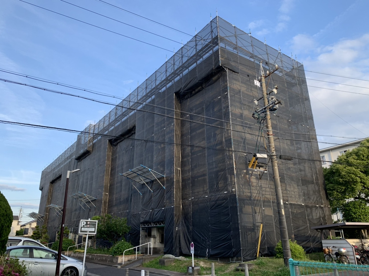 三重県桑名市に拠点を構える株式会社エフジェー足場工事の様子